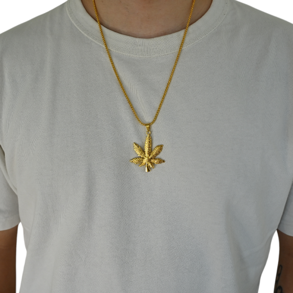 Collier Feuille de Cannabis Dorée