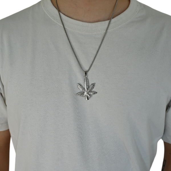 Collier Feuille de Cannabis Argenté